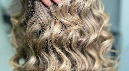 hình ảnh 2 của SACH Hair & Beauty