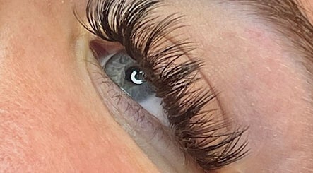 Mb prestige lashes image 2