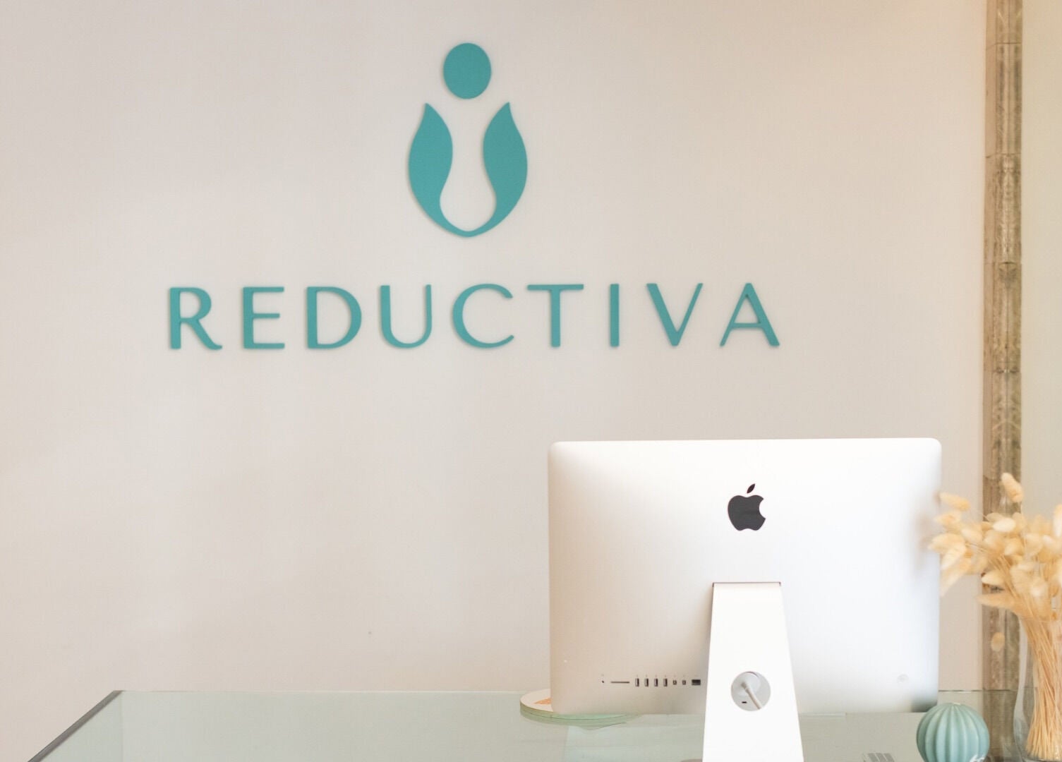 Recepción elegante de REDUCTIVA Muntaner en Barcelona, Catalunya, ES.