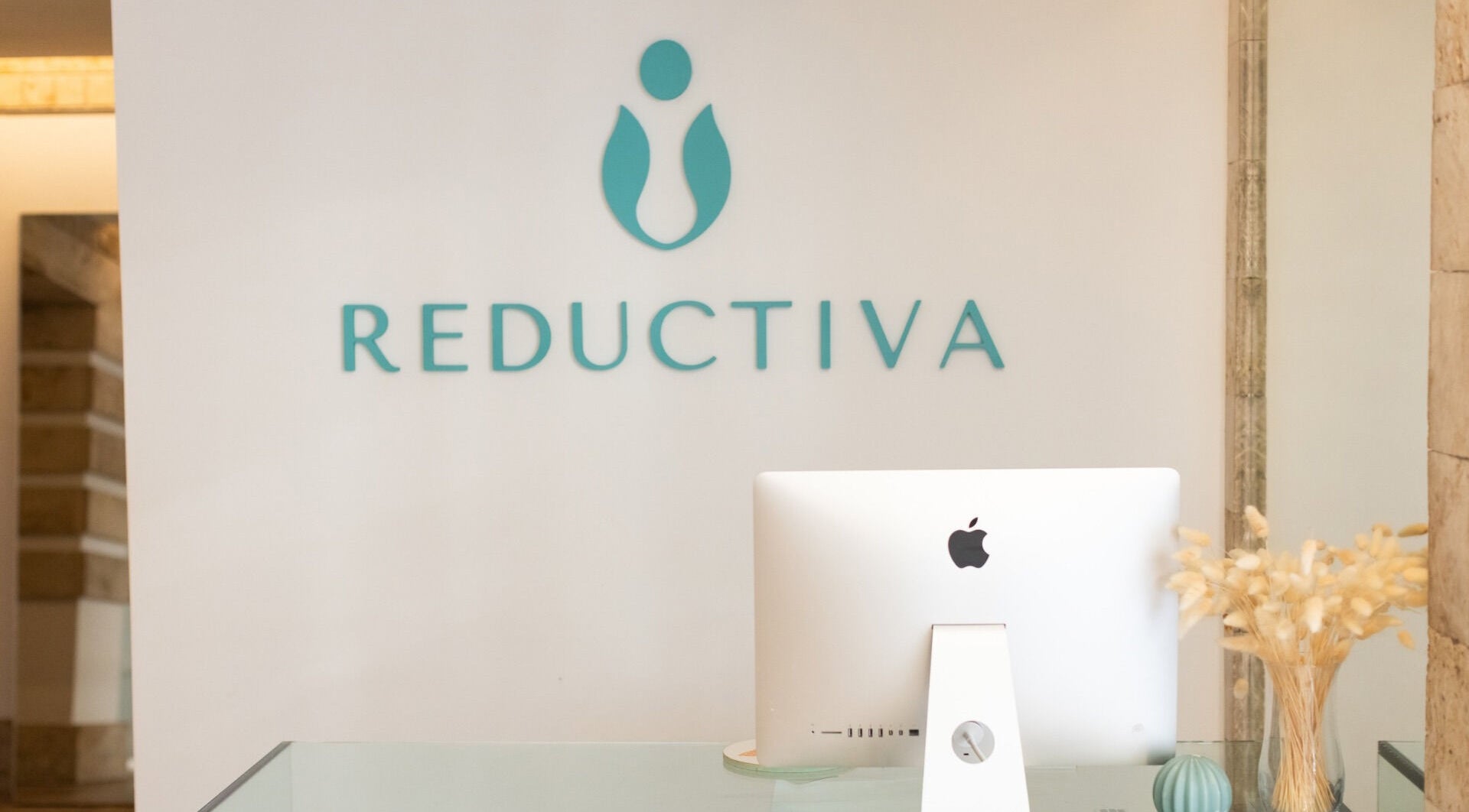 Recepción elegante de REDUCTIVA Muntaner en Barcelona, Catalunya, ES.