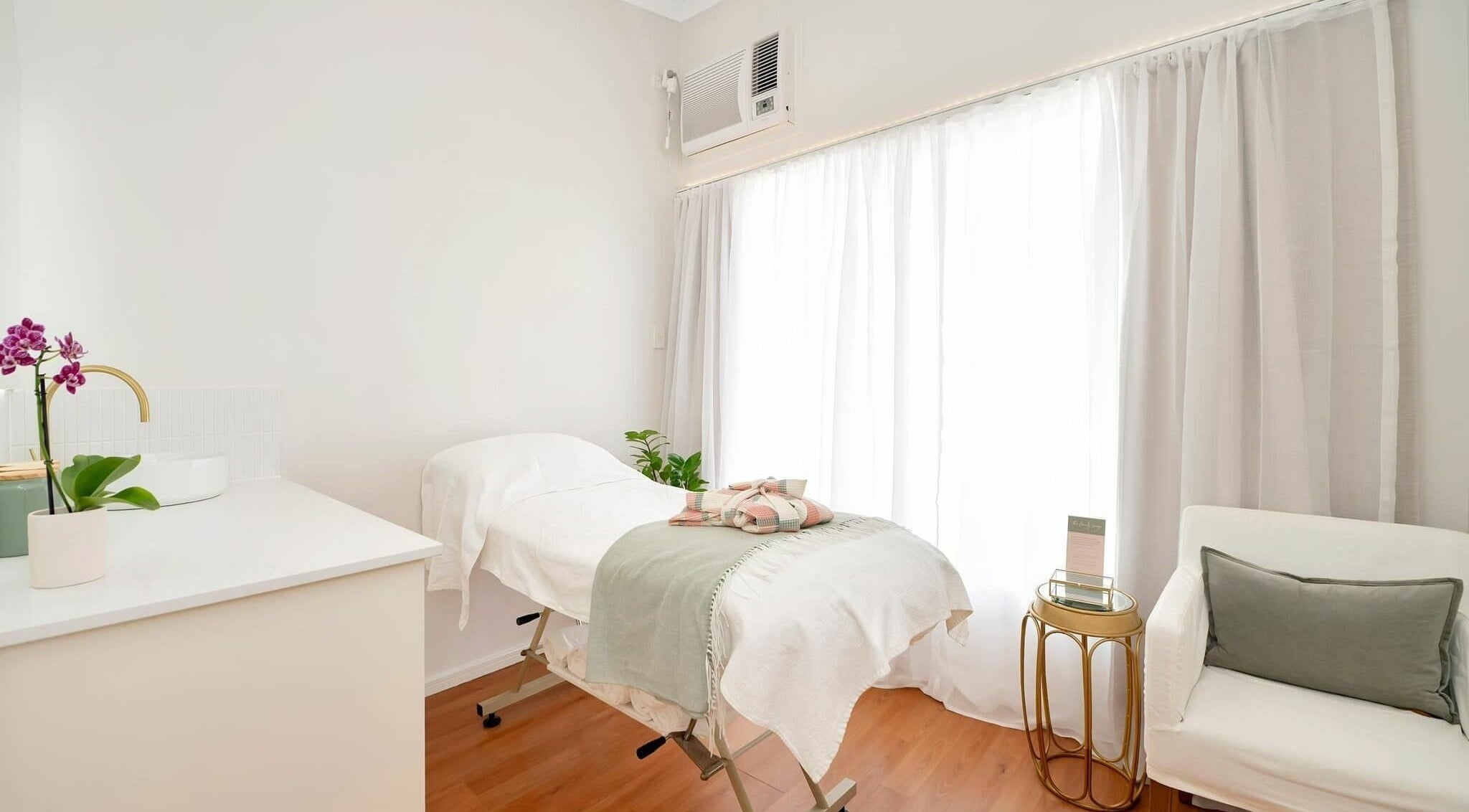 Peaceful treatment room at The Beauty Lounge by Louise Becke in Holland Park, Queensland, AU.