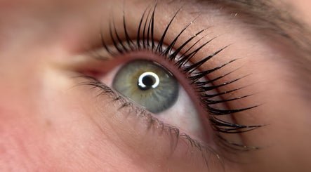 VA Eyelashes & Eyebrows obrázek 2