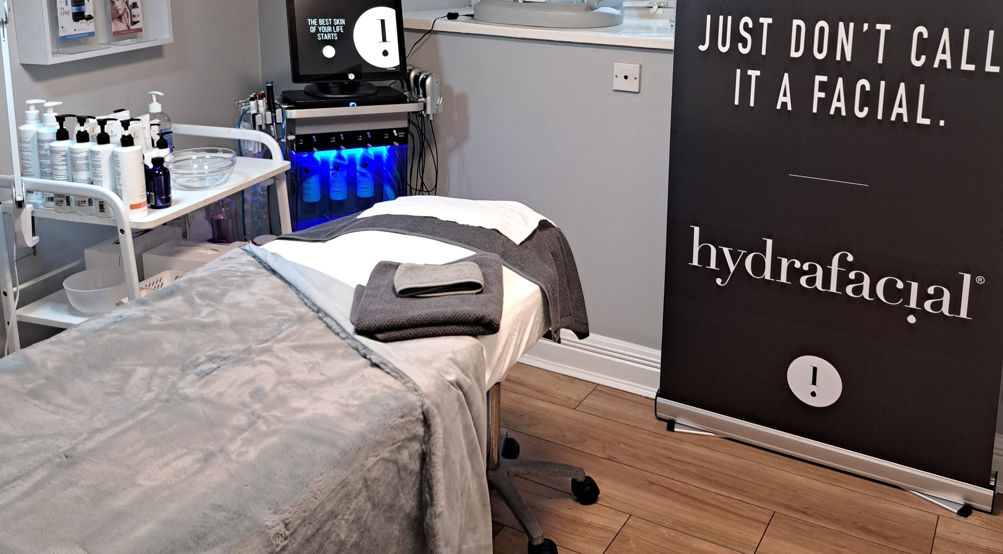 Hydrafacial room at Kateys Health & Beauty Clinic CLAREMORRIS, Co mayo, Ireland, IE with treatment bed and skincare products.