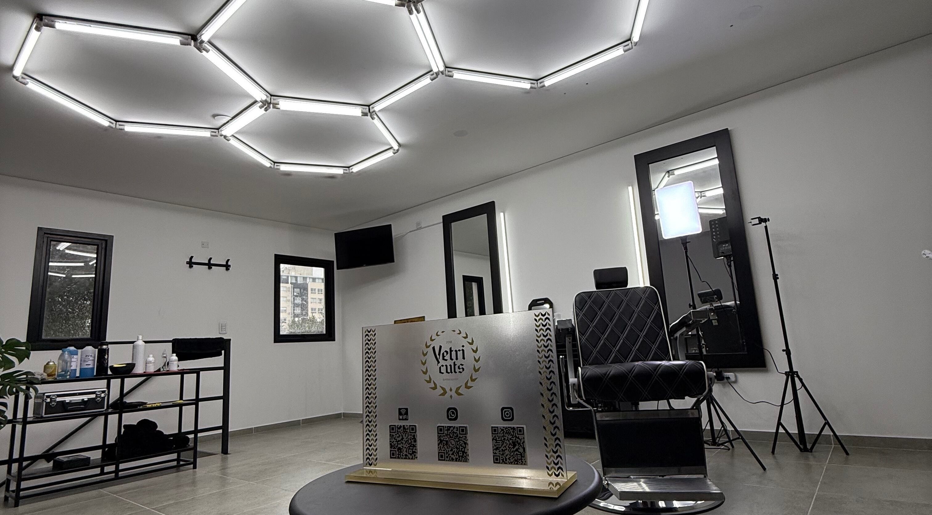 Interior moderno y minimalista de VetriCut's en Buenos Aires, Provincia De Buenos Aires, AR.