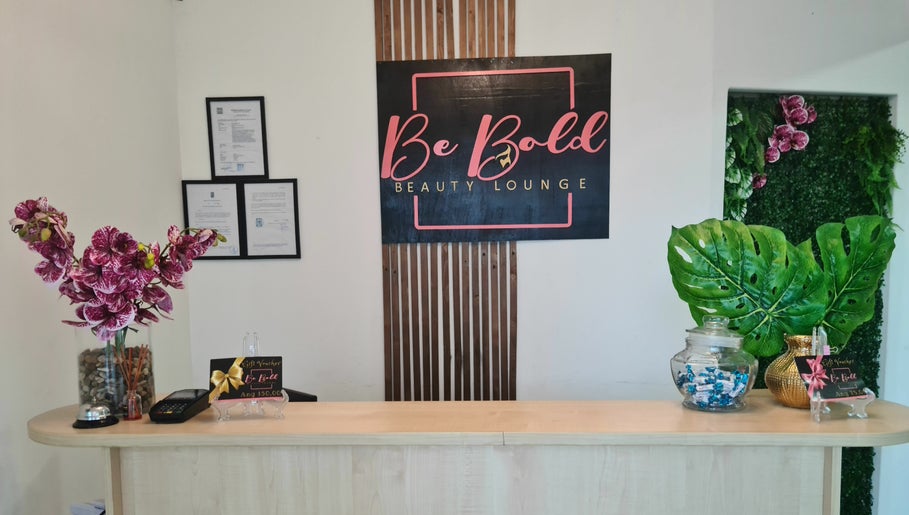 Be Bold Beauty Lounge – obraz 1