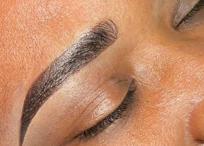 Perfectly shaped eyebrow at Artistry Clinic in Rotherham, England, GB. Experience precise beauty styling.