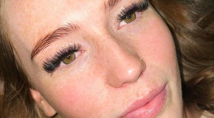 Close-up of expertly applied eyelashes at Bartle Beauty in South Normanton, England, GB for stunning eye allure.