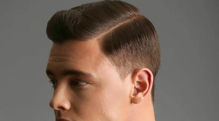 hình ảnh 3 của Retro  Barber