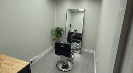 Chater | Hair