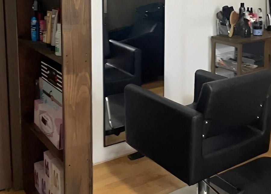 Espace coiffure élégant chez Kim Béland Fortin à Saint-Augustin de Desmaures, Québec, CA.