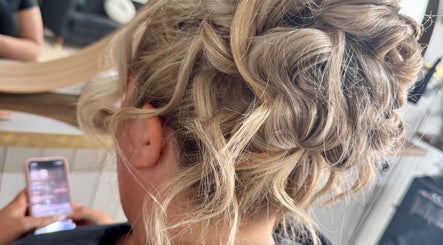 Ben Westbrook Hair @ L’Essence image 2
