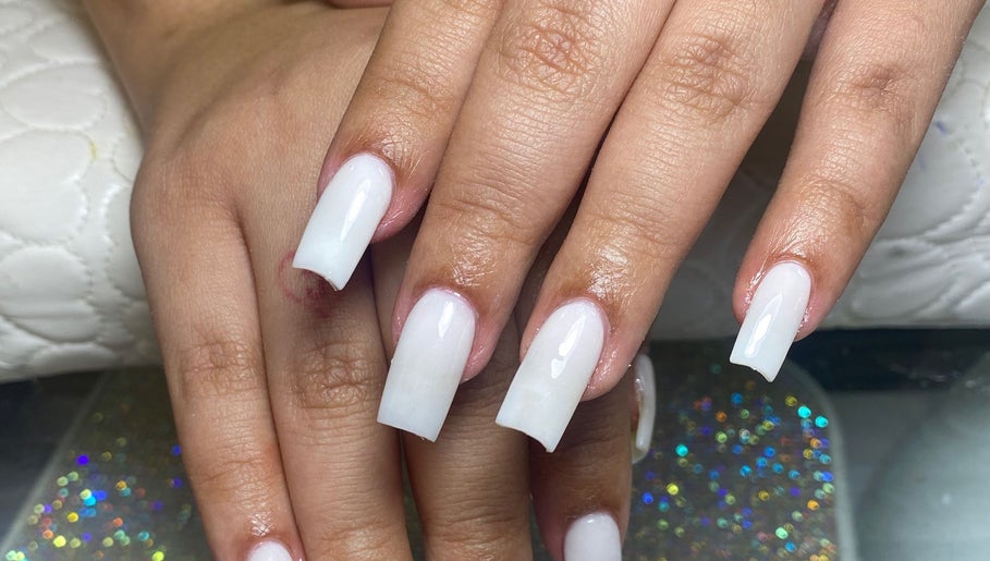 Hermosas uñas esmaltadas en Salón de belleza YAMILET, Santo Domingo Este, Santo Domingo, DO.