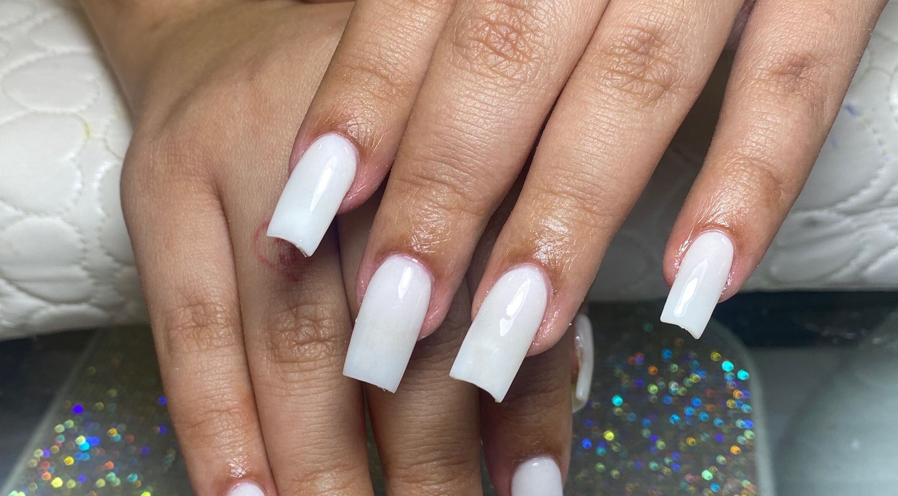 Hermosas uñas esmaltadas en Salón de belleza YAMILET, Santo Domingo Este, Santo Domingo, DO.