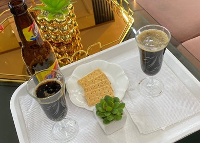 Bebidas y galletas en Salón de belleza YAMILET, Santo Domingo Este, Santo Domingo, DO.