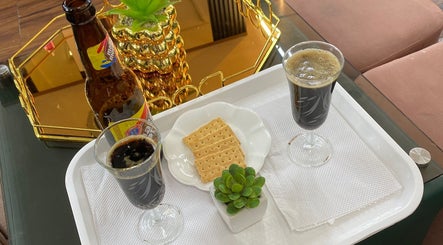 Bebidas y galletas en Salón de belleza YAMILET, Santo Domingo Este, Santo Domingo, DO.