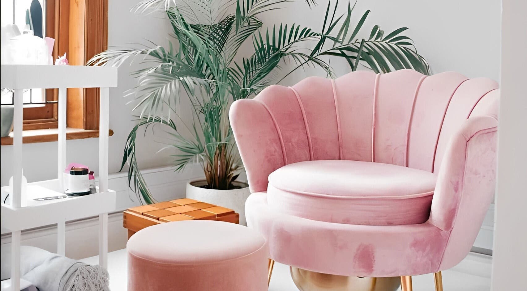 Elegant pink lounge chair in NovaBelle Beauty, Cape Town, Western Cape, ZA. Enhancing relaxation in comfort.