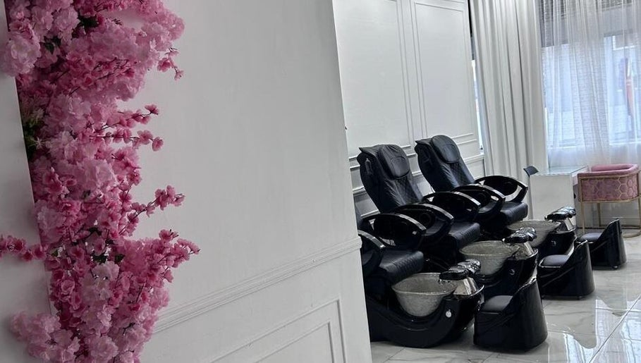 Head 2 Toes Beauty Bar imagem 1