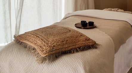 Naós Massage and Wellness Studio