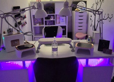 Gezellig nagelstudio bij Nailcare Nathalie, Kerkrade, Limburg, NL. Uitgerust voor hoogwaardige nagelverzorging.