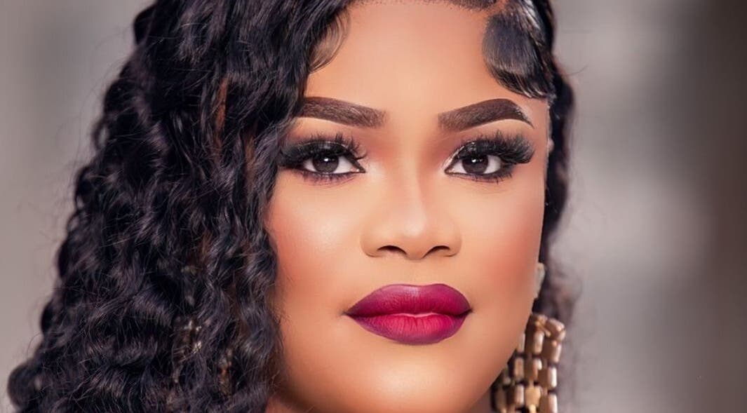 Close-up of a woman with elegant makeup at Glow by Que Tae, Kingston, St. Andrew Parish, JM.