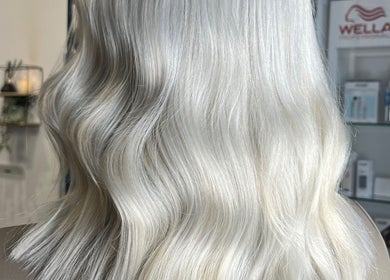 Stunning silver wavy hairstyle at Hair by Keri Muir in Larbert, Scotland, GB.