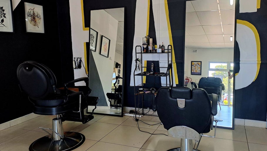 Image de Stag 'n Dear Barber and Hairstylist 1