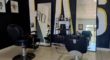 Stag 'n Dear Barber and Hairstylist
