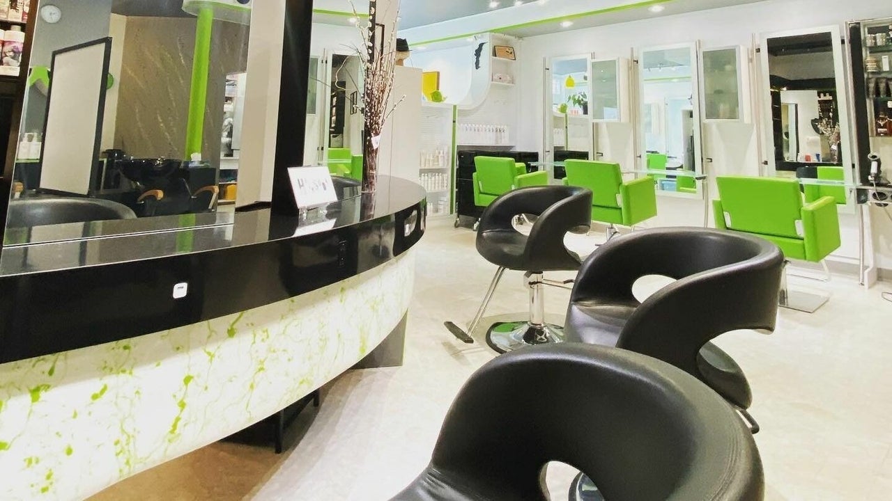 salon edbb8a01-4986-4335-a1c0-