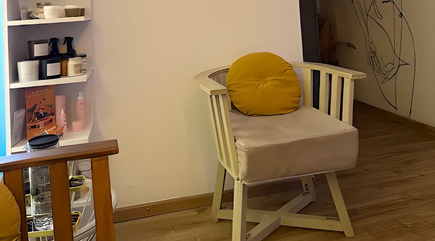 Уютный уголок с креслом в SHarm Spa Center, Буэнос-Айрес, Буэнос-Айрес, AR.