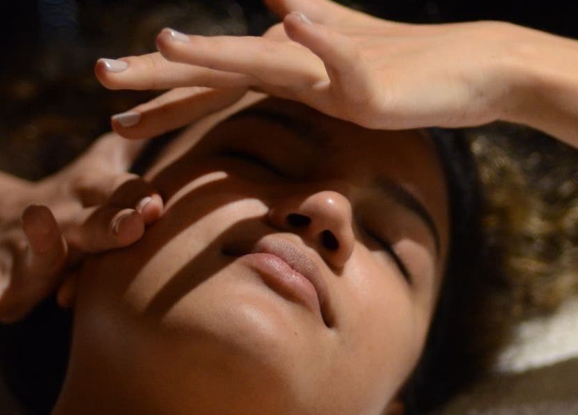 Массаж лица в SHarm Spa Center, Буэнос-Айрес, Аргентина — глубокое расслабление и уход.