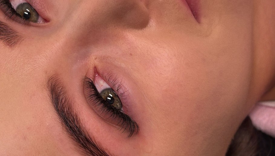 Caitlin Marie Makeup imej 1