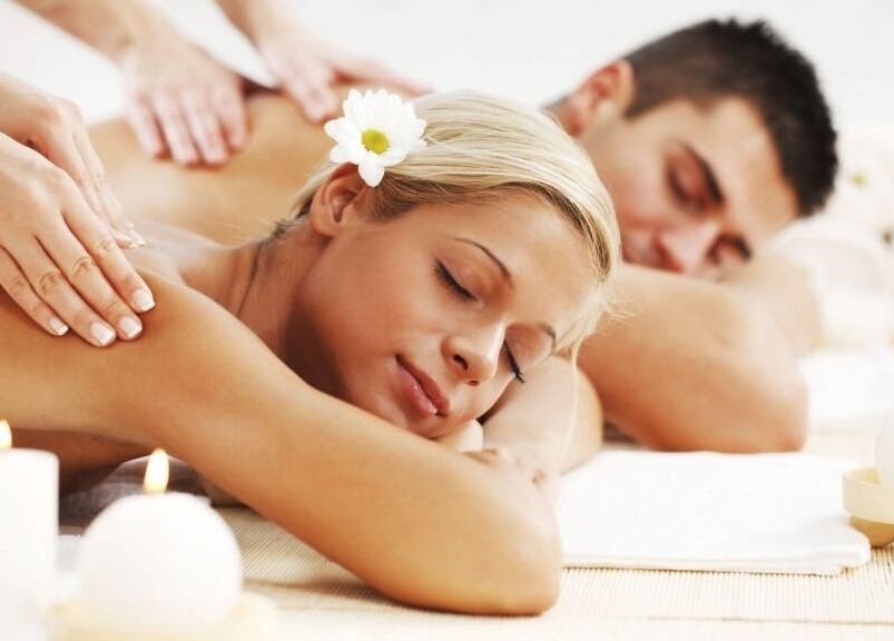 Relaxing couple massage at Alecia's Health & Beauty in Worcester, Western Cape, ZA, enhancing wellness and tranquility.