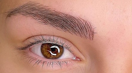 Simona Slavova PhiBrows & Lashes