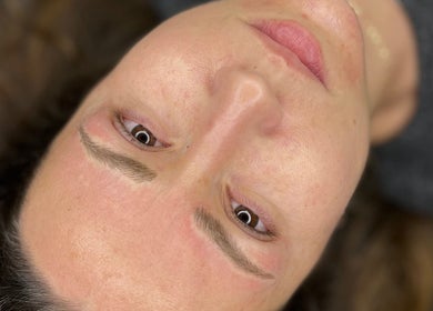 Перфектни вежди на клиент в Mona PhiBrows & Lashes, Съединение, Plovdiv, BG.