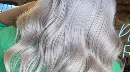 Sarah Ashley Hair at Woolf Kings X image 2