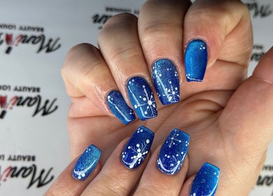Κομψά μπλε νύχια με σχέδια στο Manifun Beauty Lounge, Αγία Παρασκευή, GR.