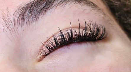 Imagen 3 de Rachel Allen Brows and Lashes