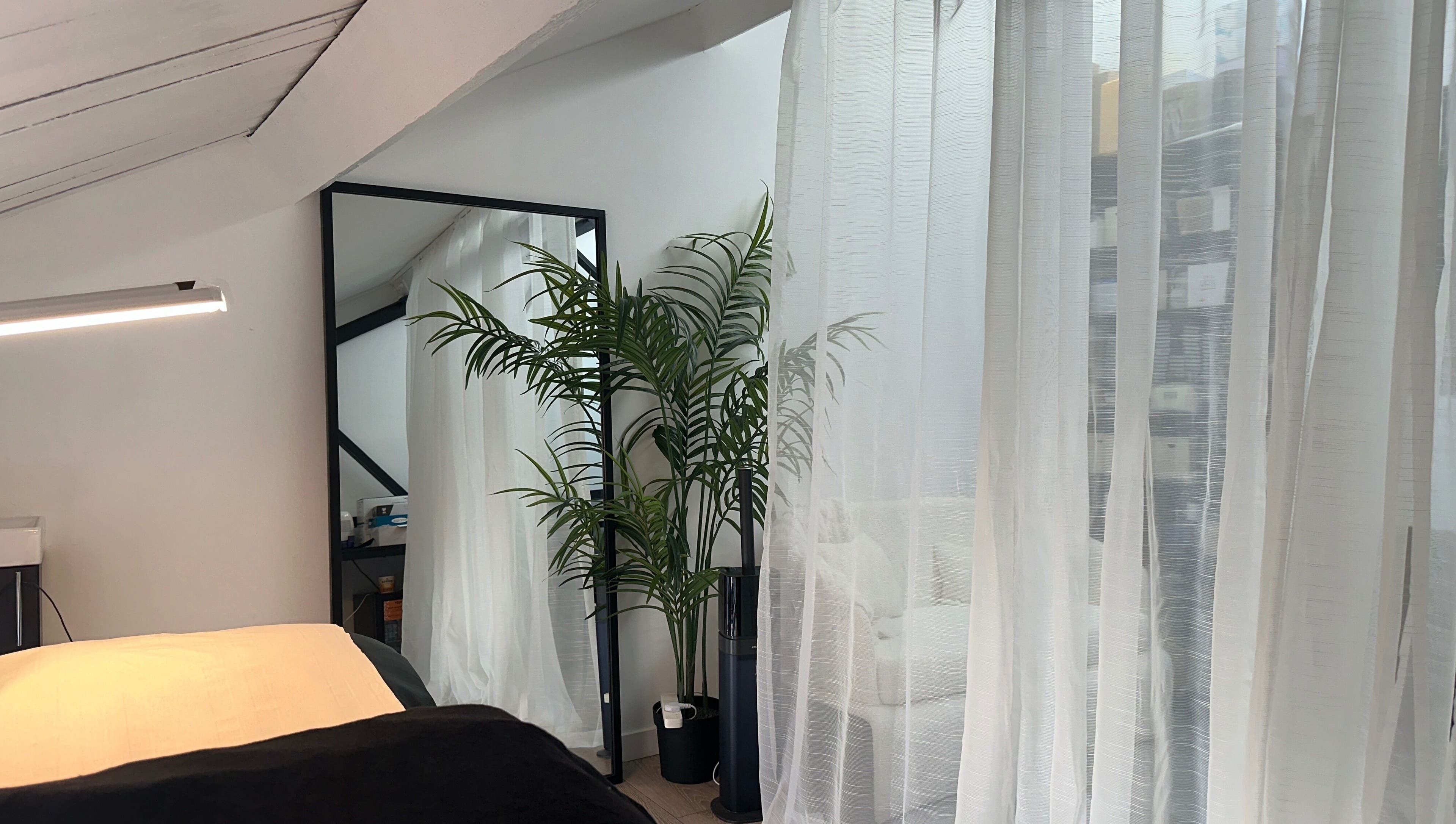 Relaxing space at PRF London | JazLooks, Wembley, England, GB, with elegant decor and soothing ambiance.