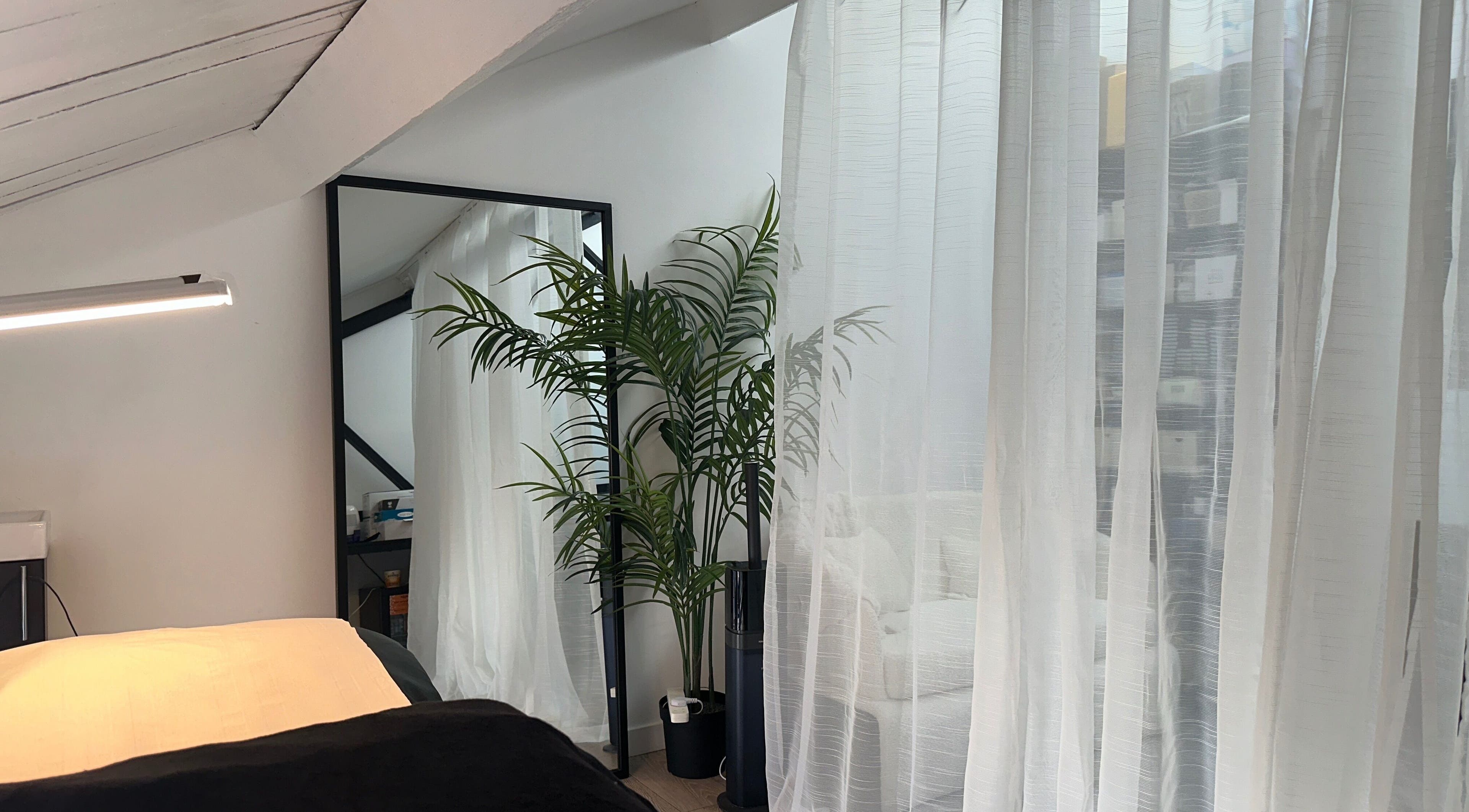 Relaxing space at PRF London | JazLooks, Wembley, England, GB, with elegant decor and soothing ambiance.