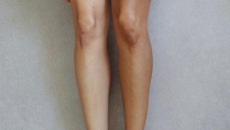 Comparison of tanned and untanned legs at Bare Tan Spray Tanning in Jeffreys Bay, Eastern Cape, ZA.