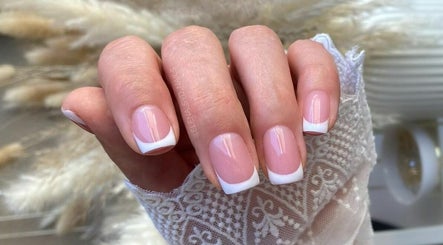 Elena Russian E - File Manicure / Pedicure billede 3