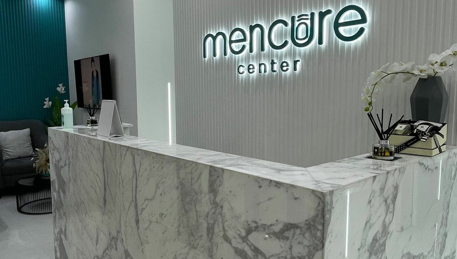 Mencure Center For Men – obraz 1