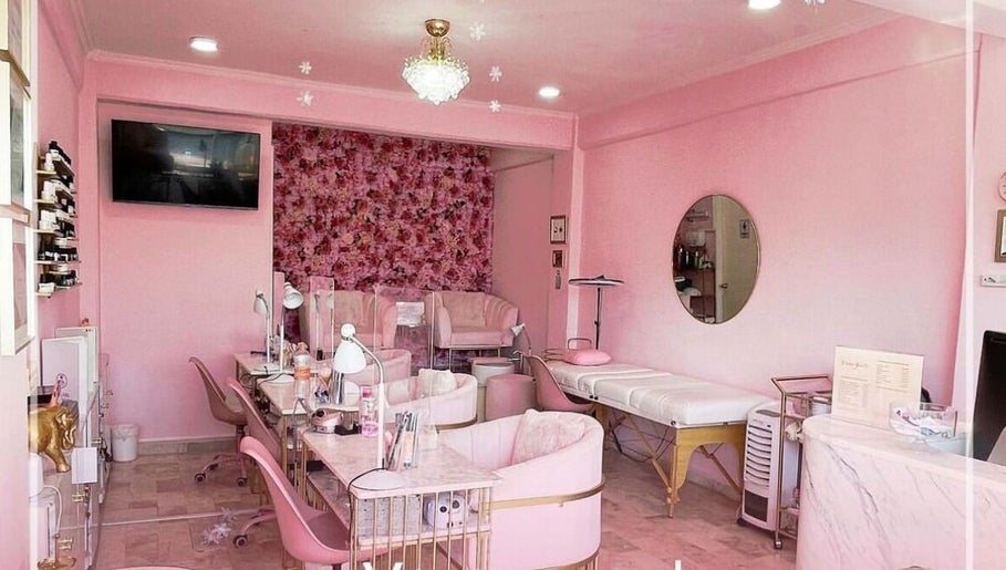 Femme Beauté Salon obrázek 1