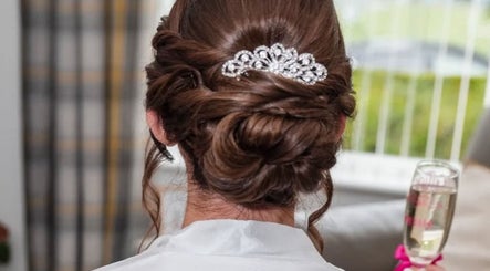 Amo Capelli imej 2