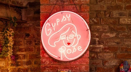 Gypsy Rose Salon billede 3