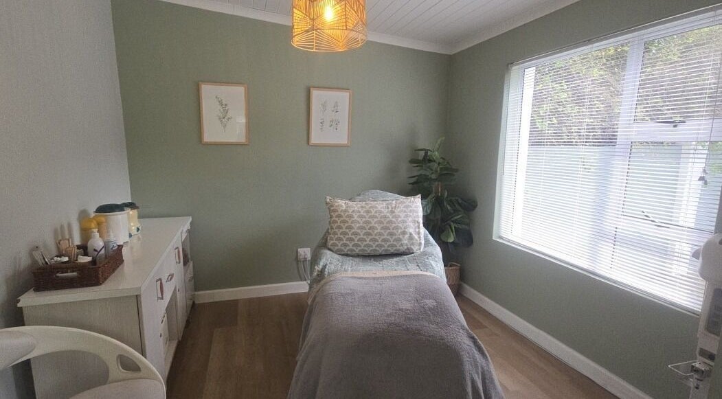 Cozy treatment room at Beauty by Kristy in Gqeberha, Eastern Cape, ZA. Bright decor and relaxing ambiance.