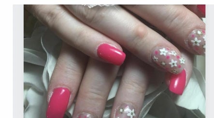 Yyc Nails and Esthetics afbeelding 3