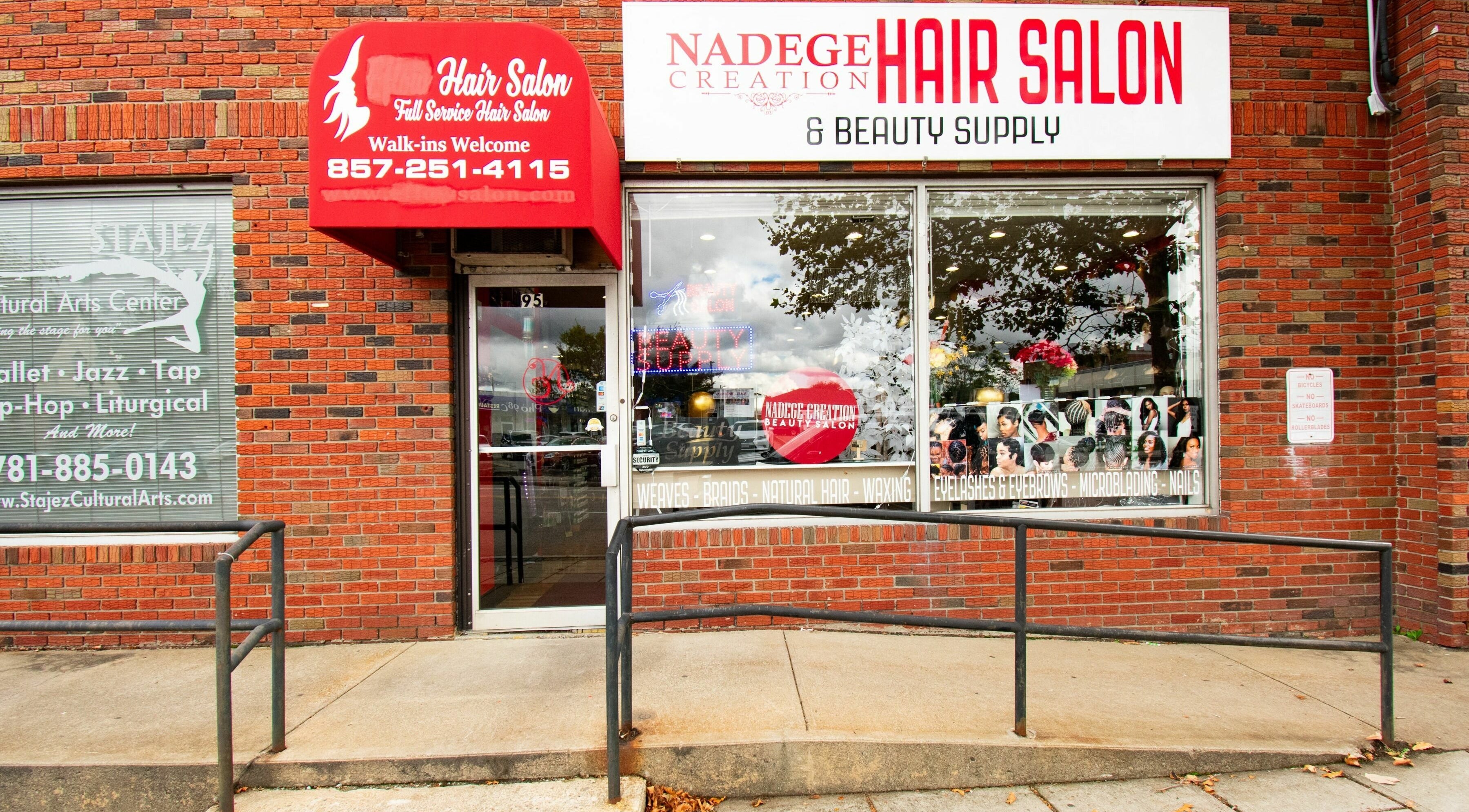 Front view of NADEGE CREATION - RANDOLPH in Randolph, Massachusetts, US showcasing the salon entrance.