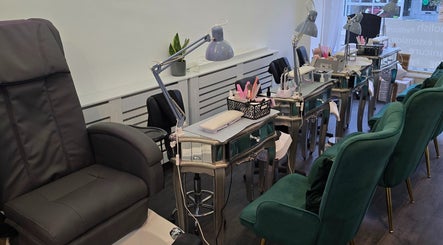 Daisy’s Nail Company SPA – obraz 2