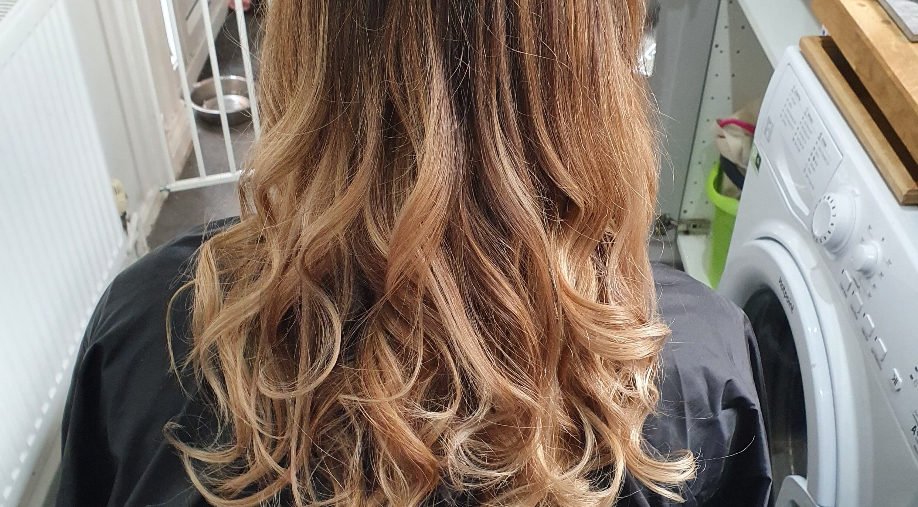 Stylish wavy hairstyle by Natasha Quinton Mobile Hairdresser in Edenbridge, England, GB.